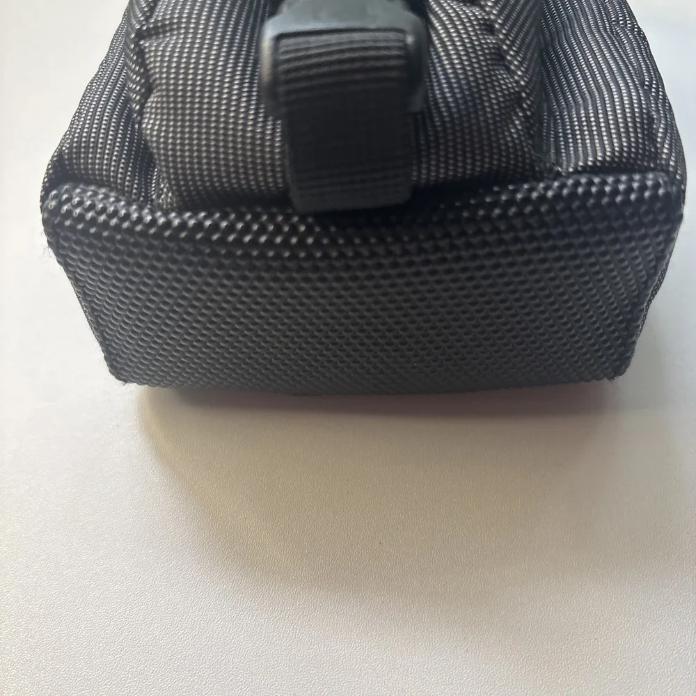 Case Logic Camera Case Crossbody Black Medium Size See pics